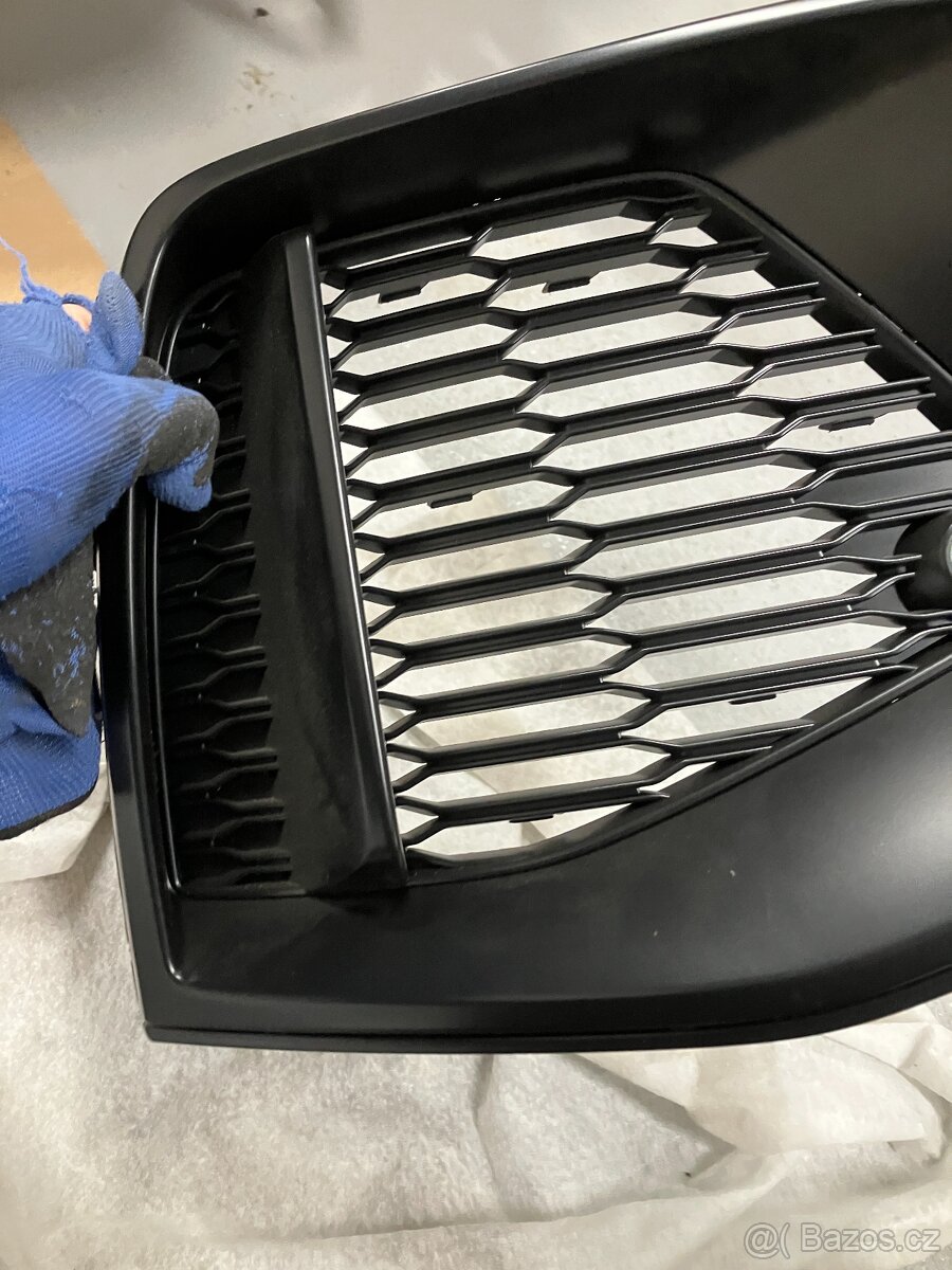 mrizka narazniku prava audi q8 s-line nova - 2