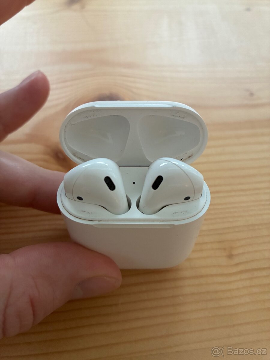 Apple AirPods 2. generace - 2