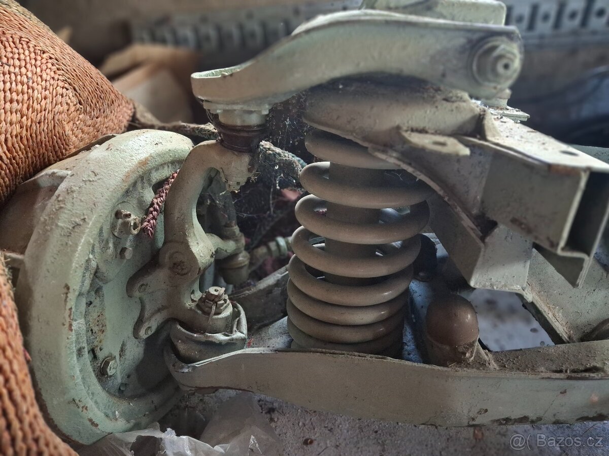 přední + zadní náprava Avia - 2