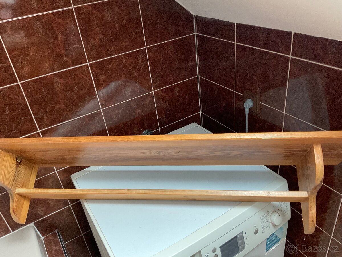 Dřevěná polička - 2
