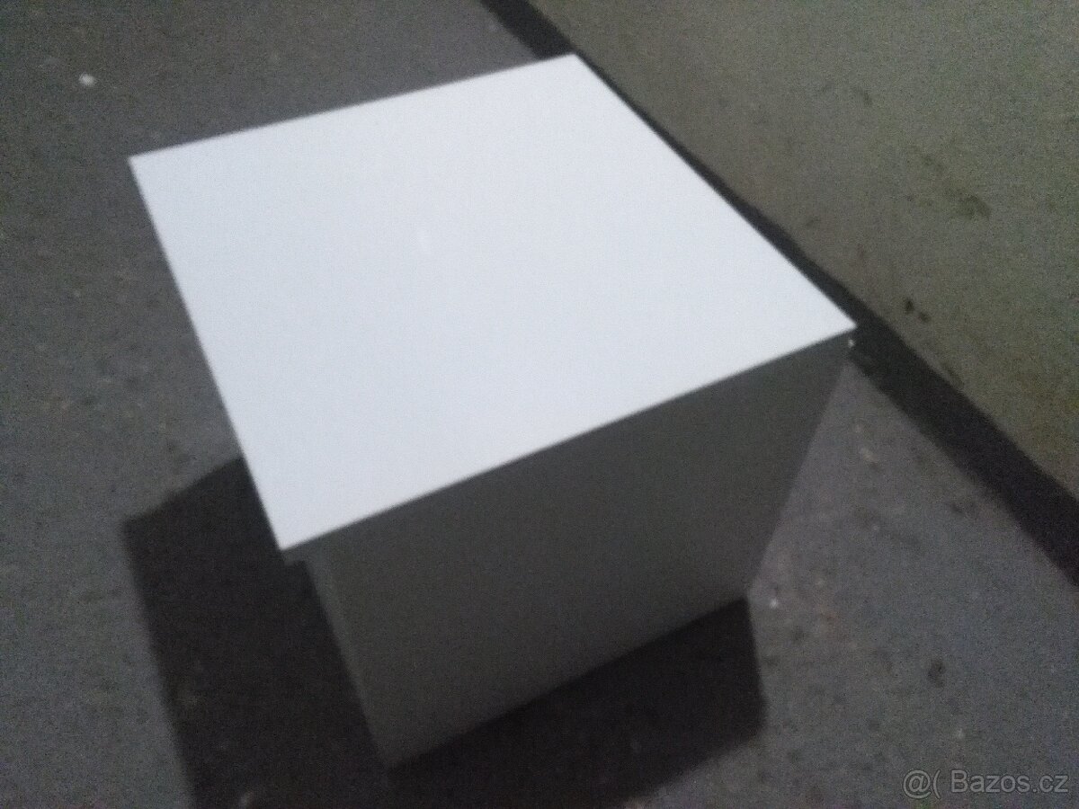 Závěsná skříňka - 2