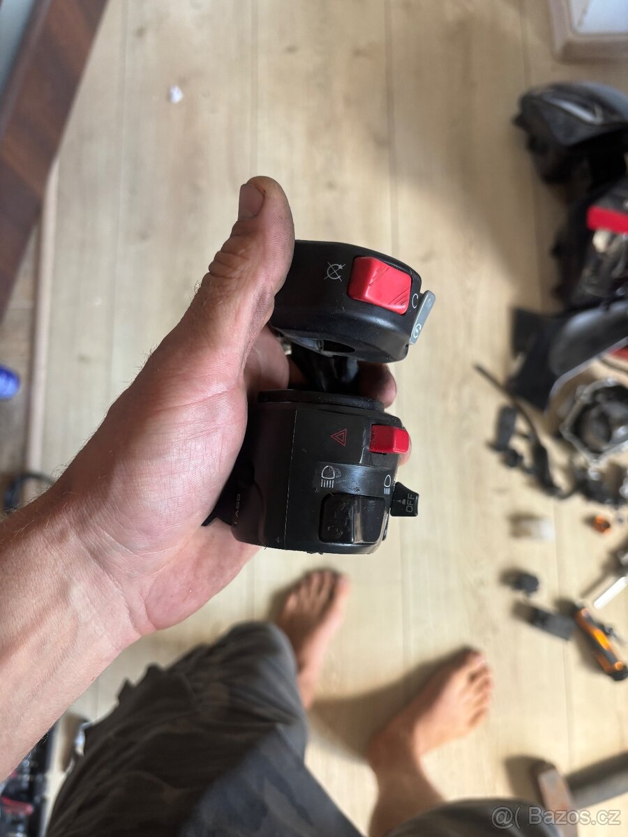 Prepinace na Yamaha R1 04-08 - 2