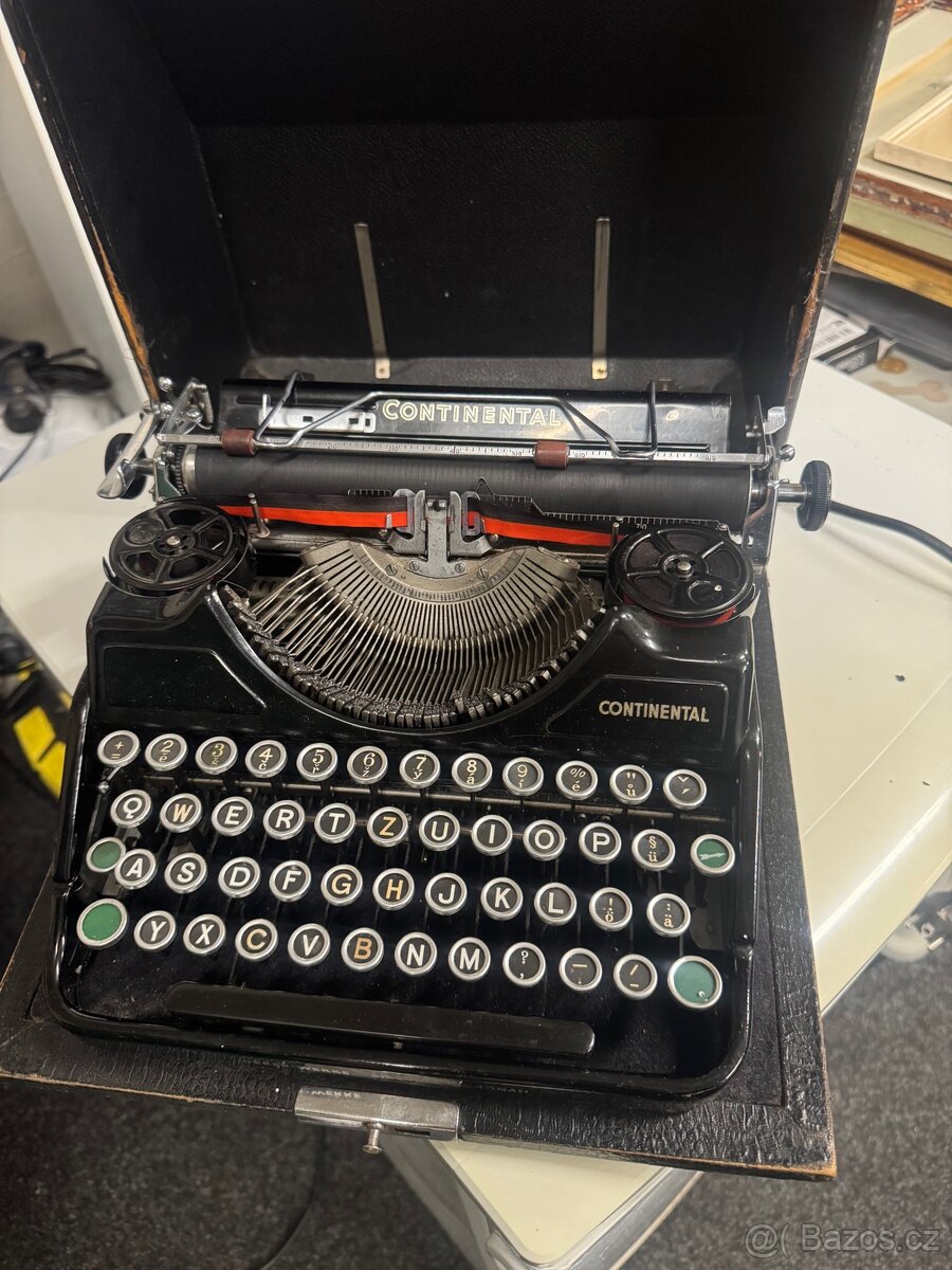 Starožitný psací stroj CONTINENTAL - 2