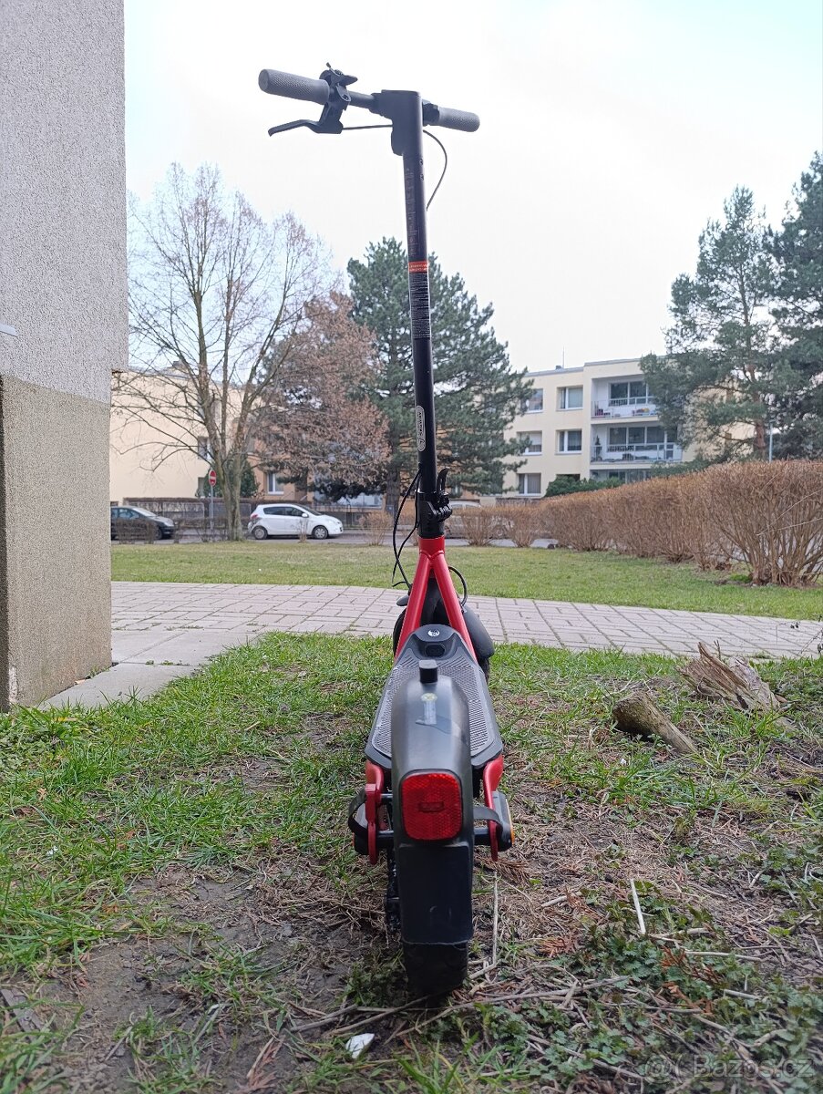 Elektrokoloběžka nineboot D18E - 2