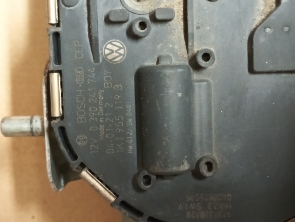 vw golf 5 motorek předních stěračů - 2