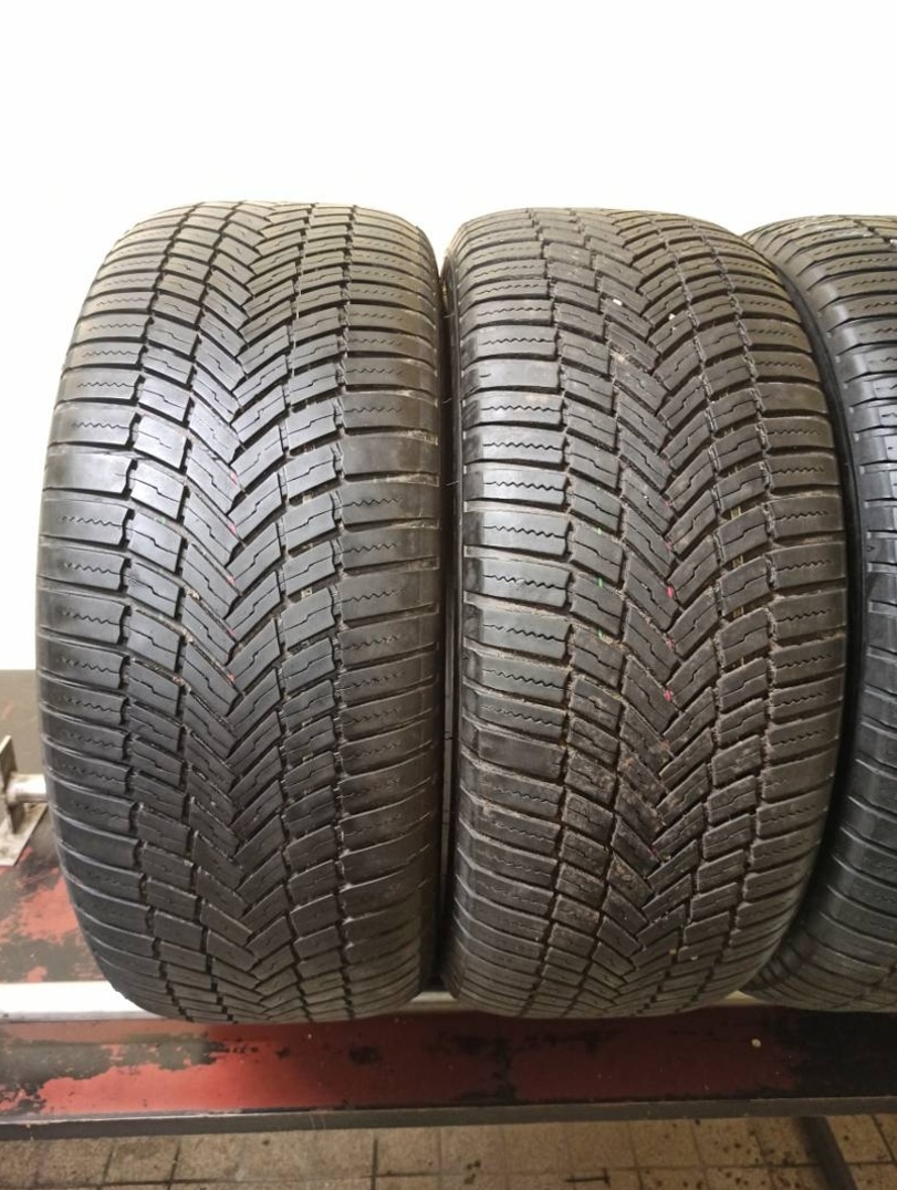 Bridgestone 235/55 R17 103H 5,5mm - 2