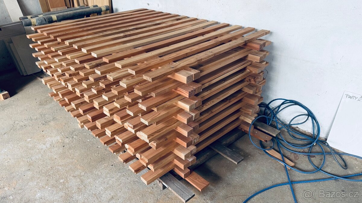 Modřínový hoblovaný plot SLEVA posledních 15 polí - 2