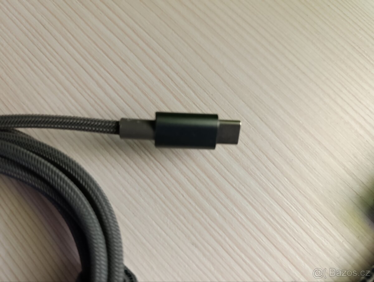 Nabíjecí kabel k telefonu - 2