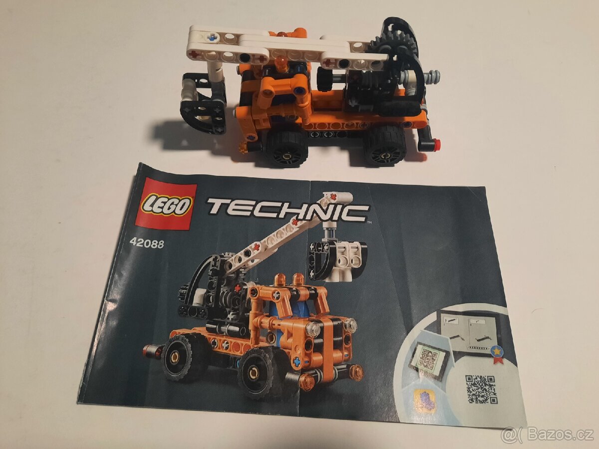 LEGO Technic 42088 Pracovní plošina - 2