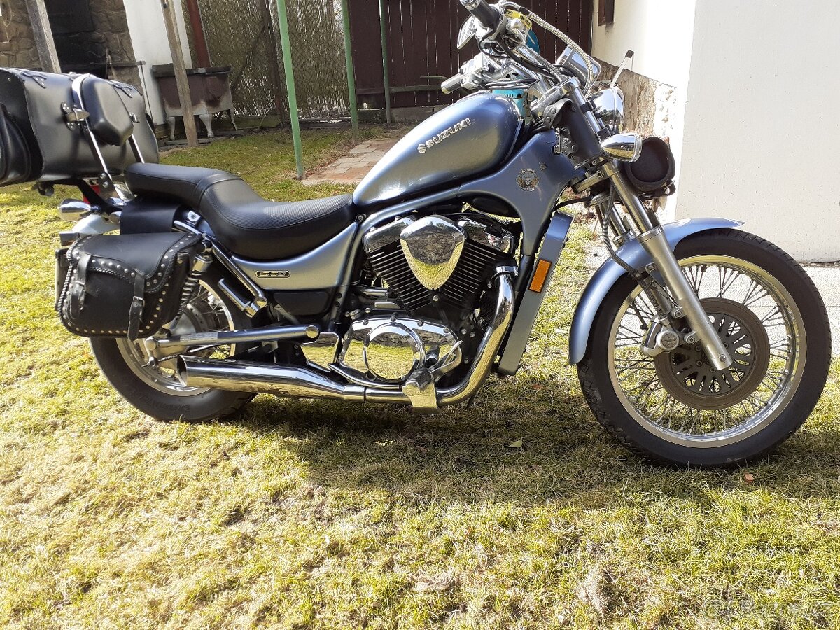 Suzuki Intruder vs 800 - 2