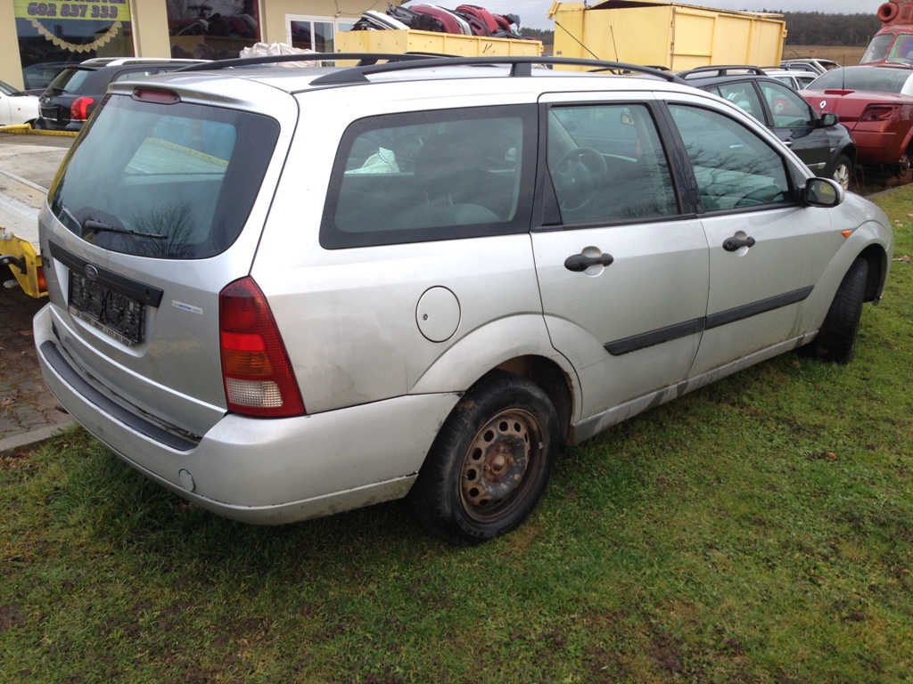 Ford Focus Combi 2002 1,8TDDI 66kW C9DB - dily - 2