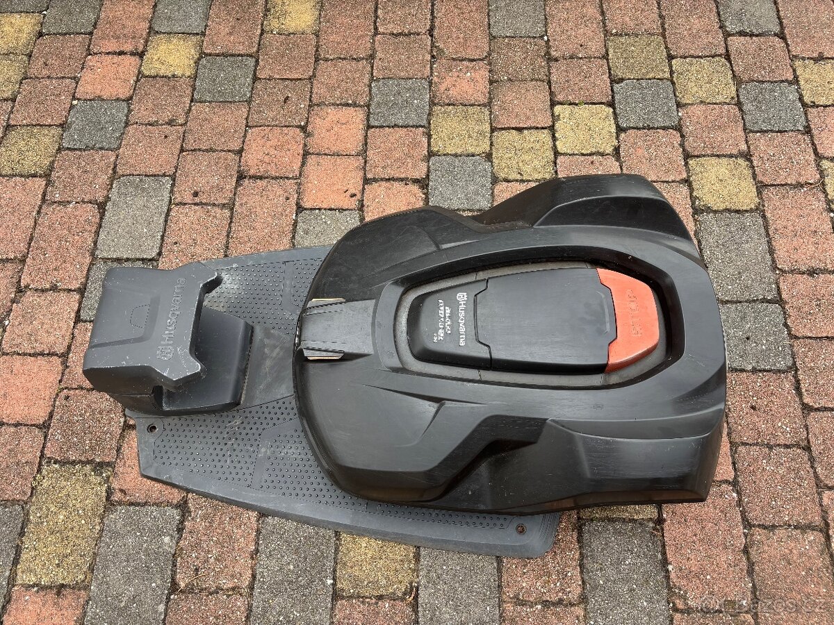 Robotická sekačka Automower Husquarna 320 - 2