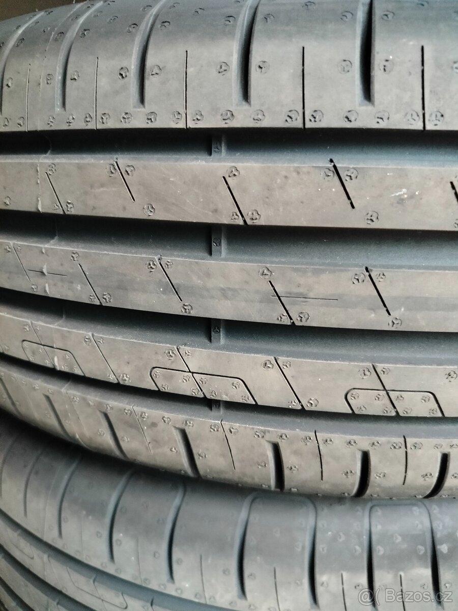 Good Year Efficient Grip 205/60/r16 - 2