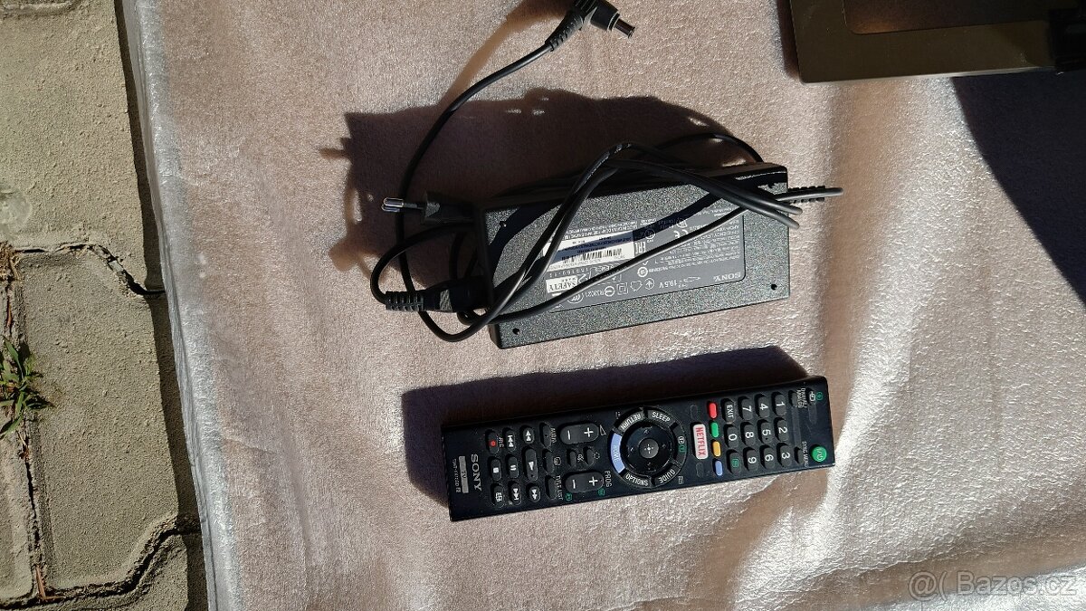 Sony KDL-49WD757 - trafo, dalkove ovladani, navody - 2