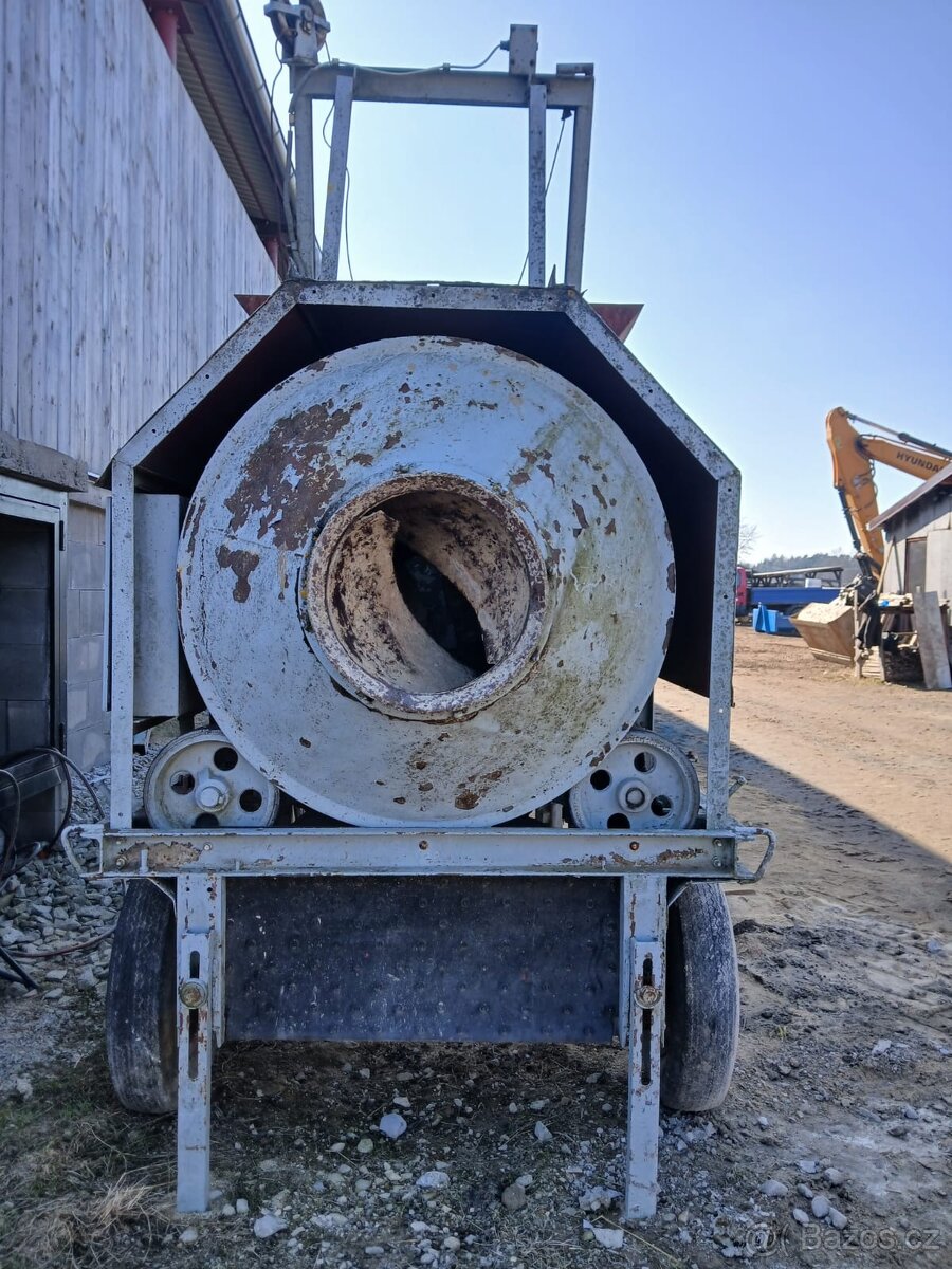 Mobilní míchačka na beton - 2