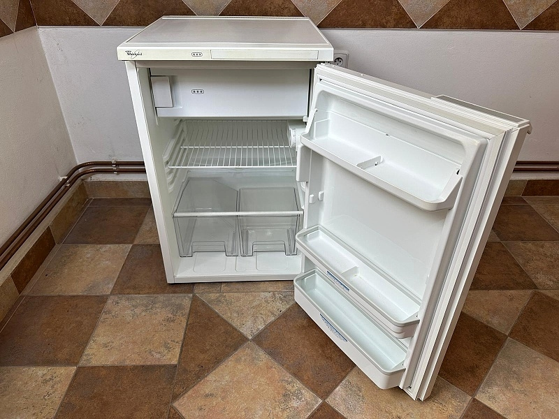 652 Lednice s mrazáčkem WHIRLPOOL - 2
