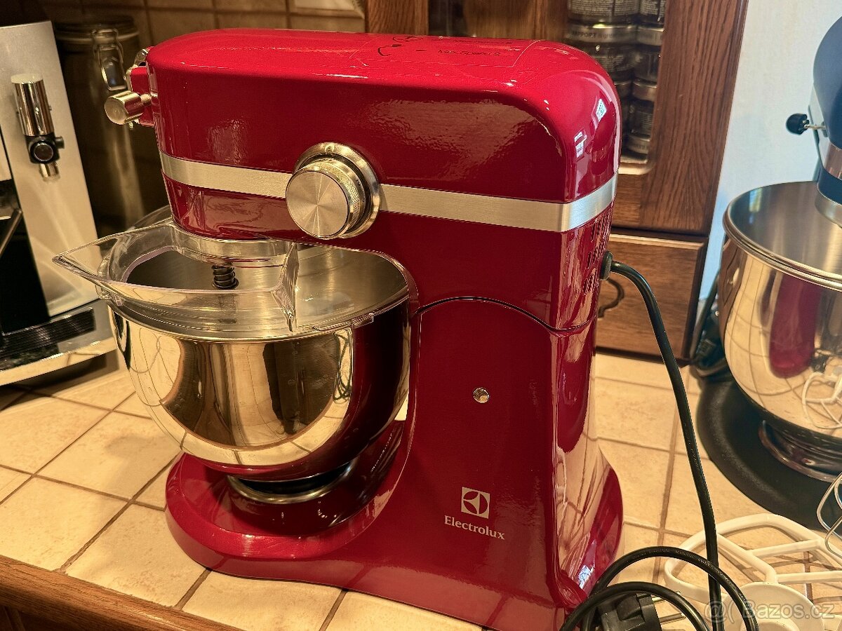 Prodám kuchyňský robot Electrolux EKM4000 - 2