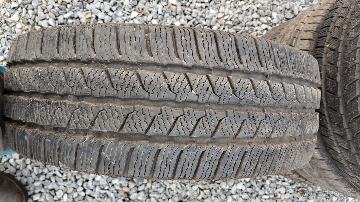 Zimní Continental 215/65 R16C - 2
