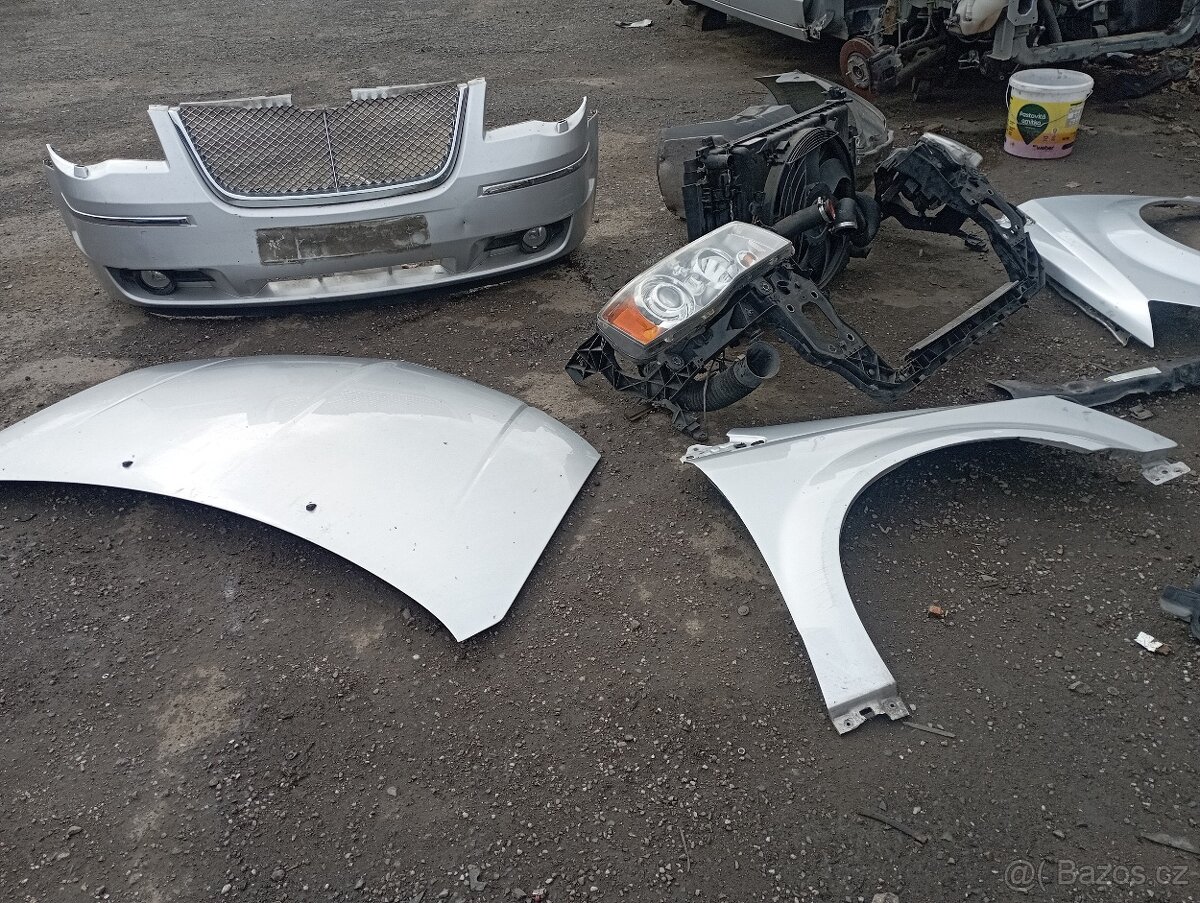 CHRYSLER GRAND VOYAGER V..PŘEDEK Z RV 2009 XENONY APOD. KO - 2