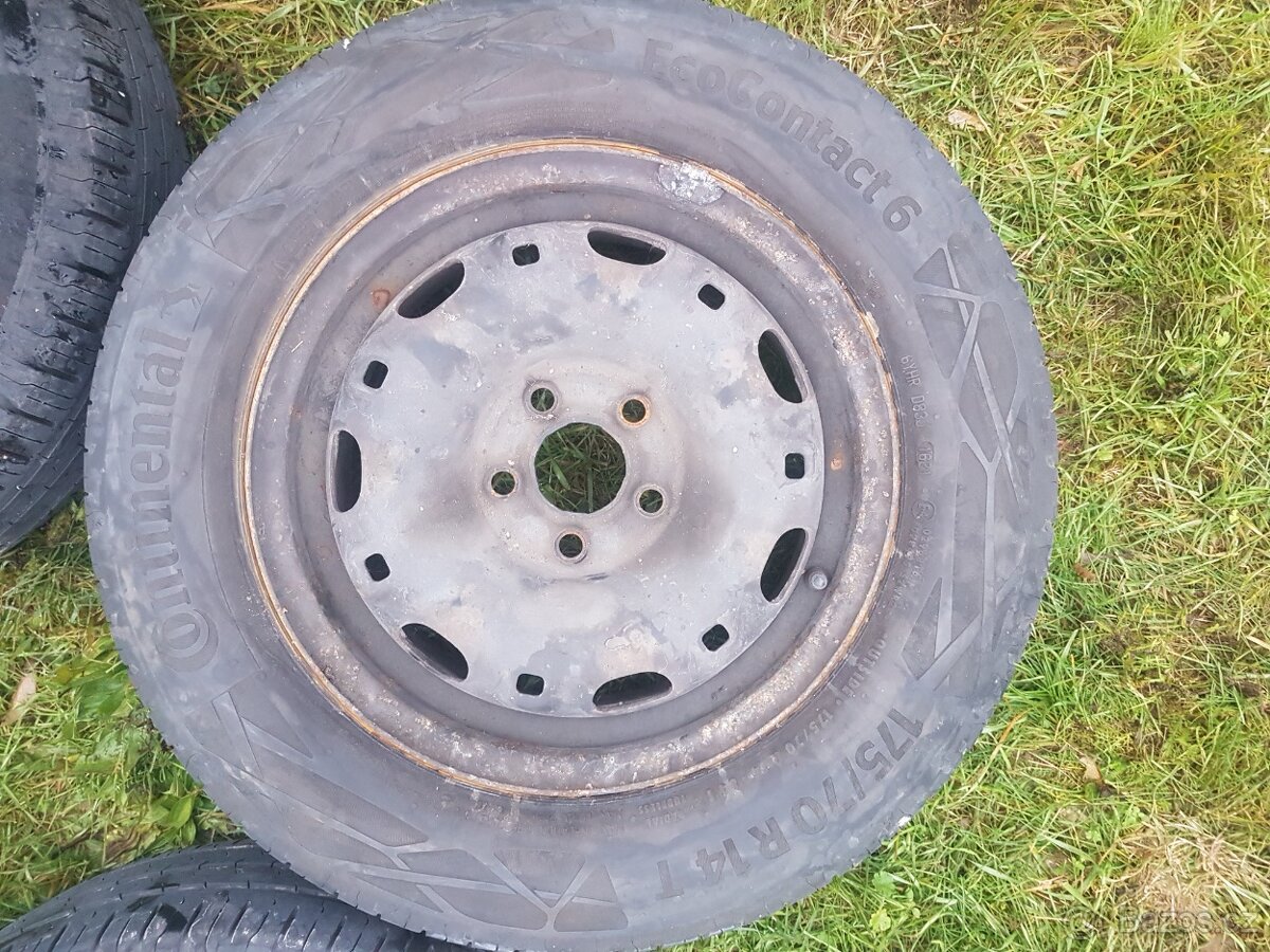 Pneu Continental letní 175/70 R14 + disky - 2