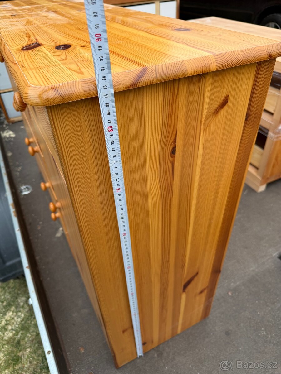 Masivni kupovana komoda z borovice - 2