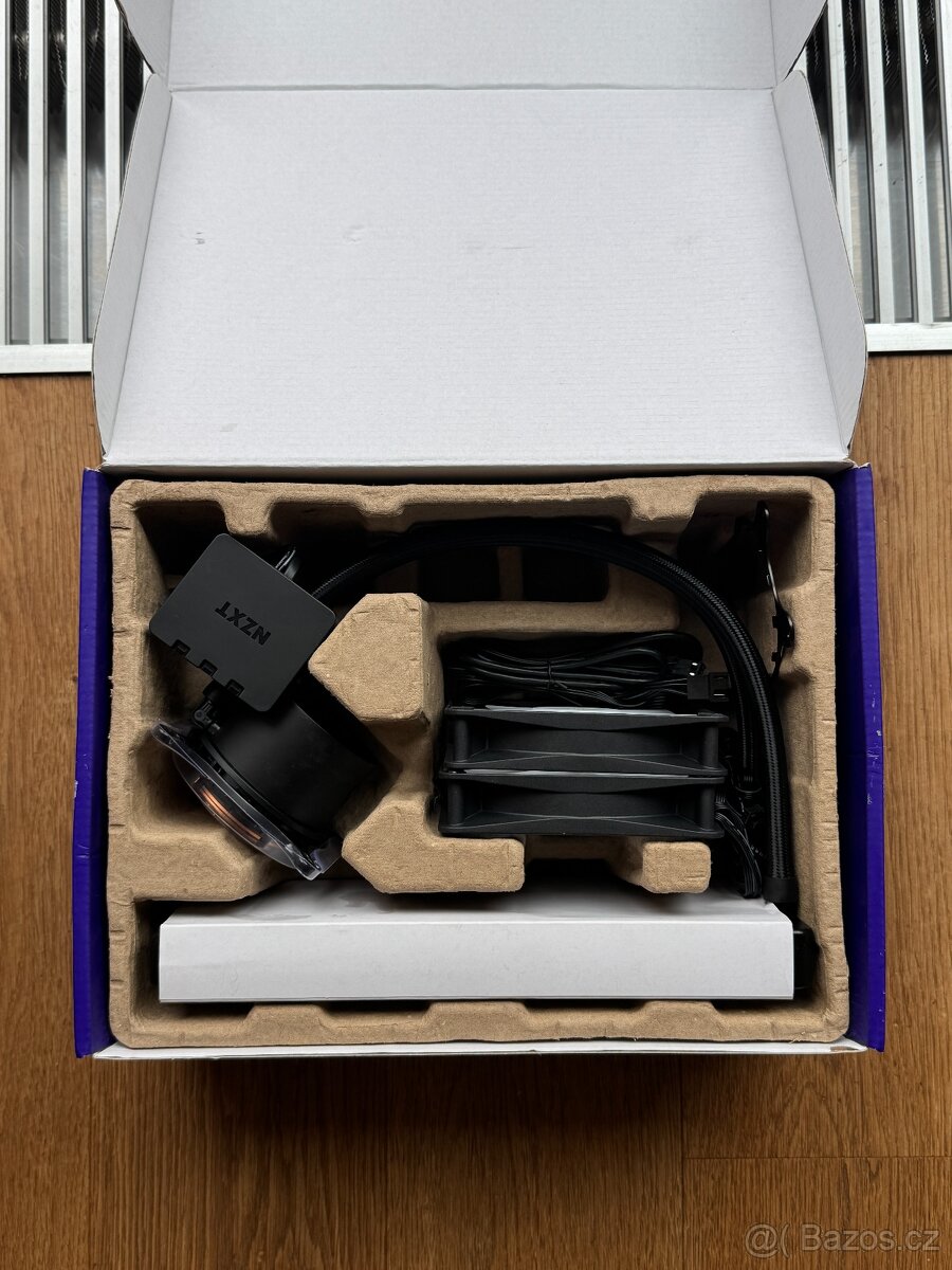 Vodní chlazení NZXT KRAKEN 240 RGB s LCD displejem - 2