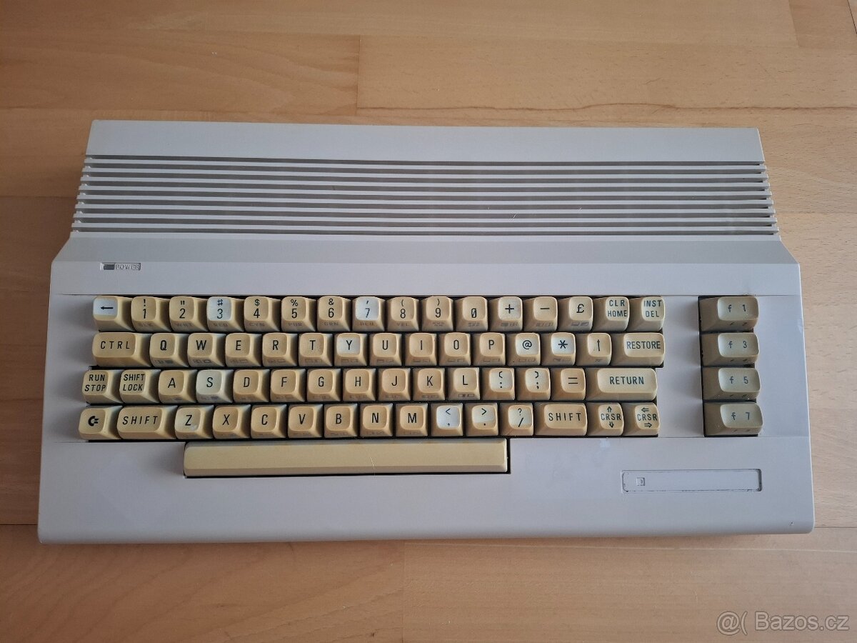 Commodore C64 C - 2
