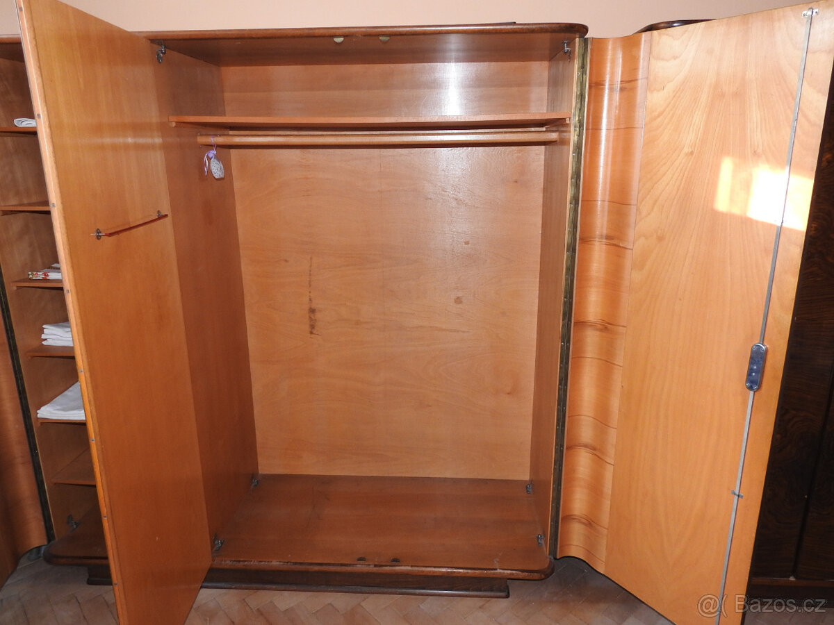 Skřiň dvoudílá Halabala - 2