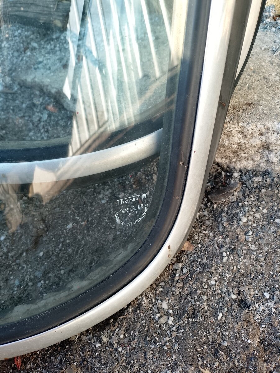 Škoda 100L 110L okna - 2