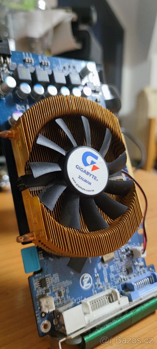 3 různé grafické karty - 2