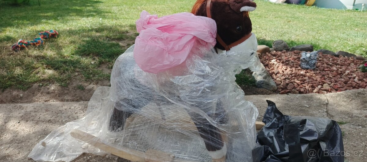Prodám nový zabalený houpací kůň - 2