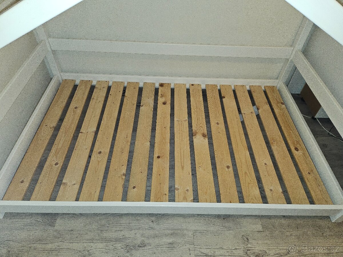 Domeckova postel - 2