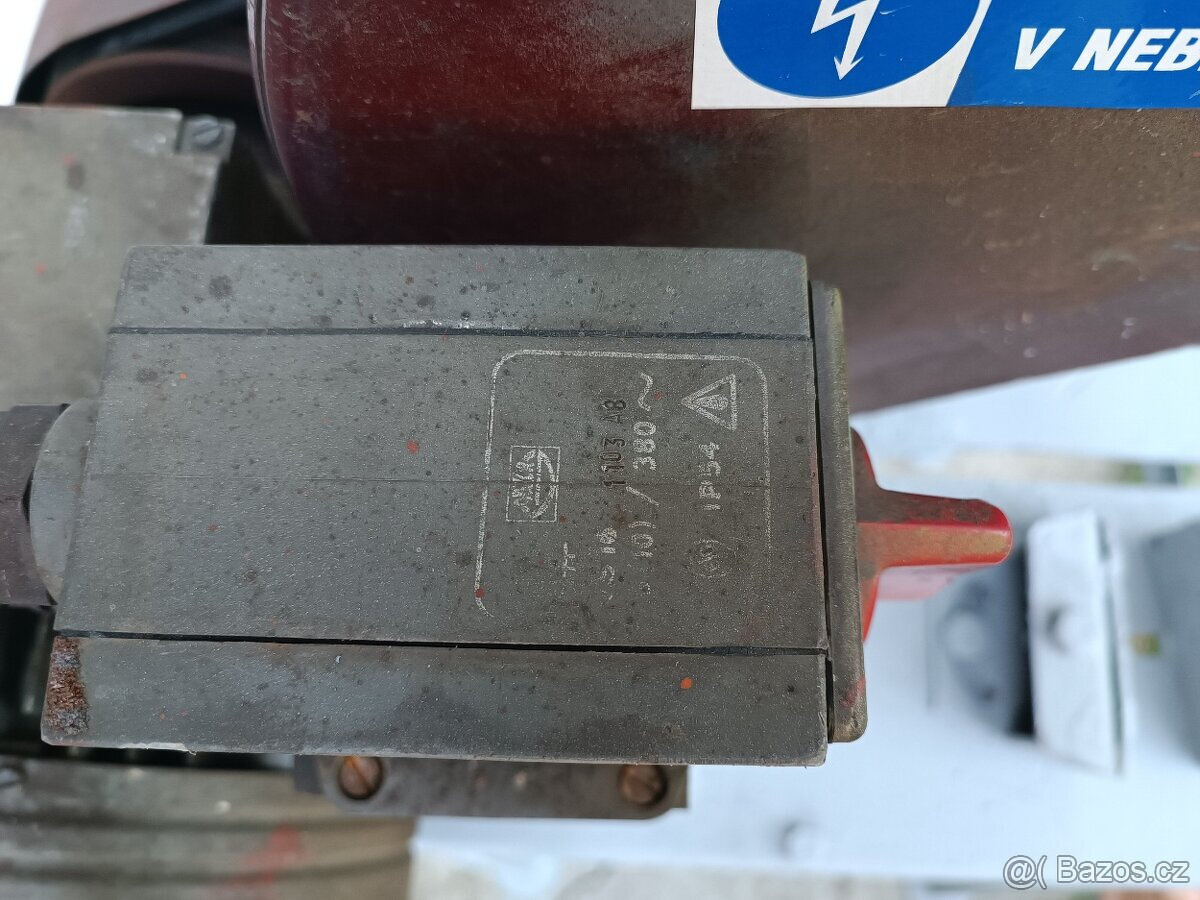 Rozbrušovací pila se stojankem a kotoučem - 2