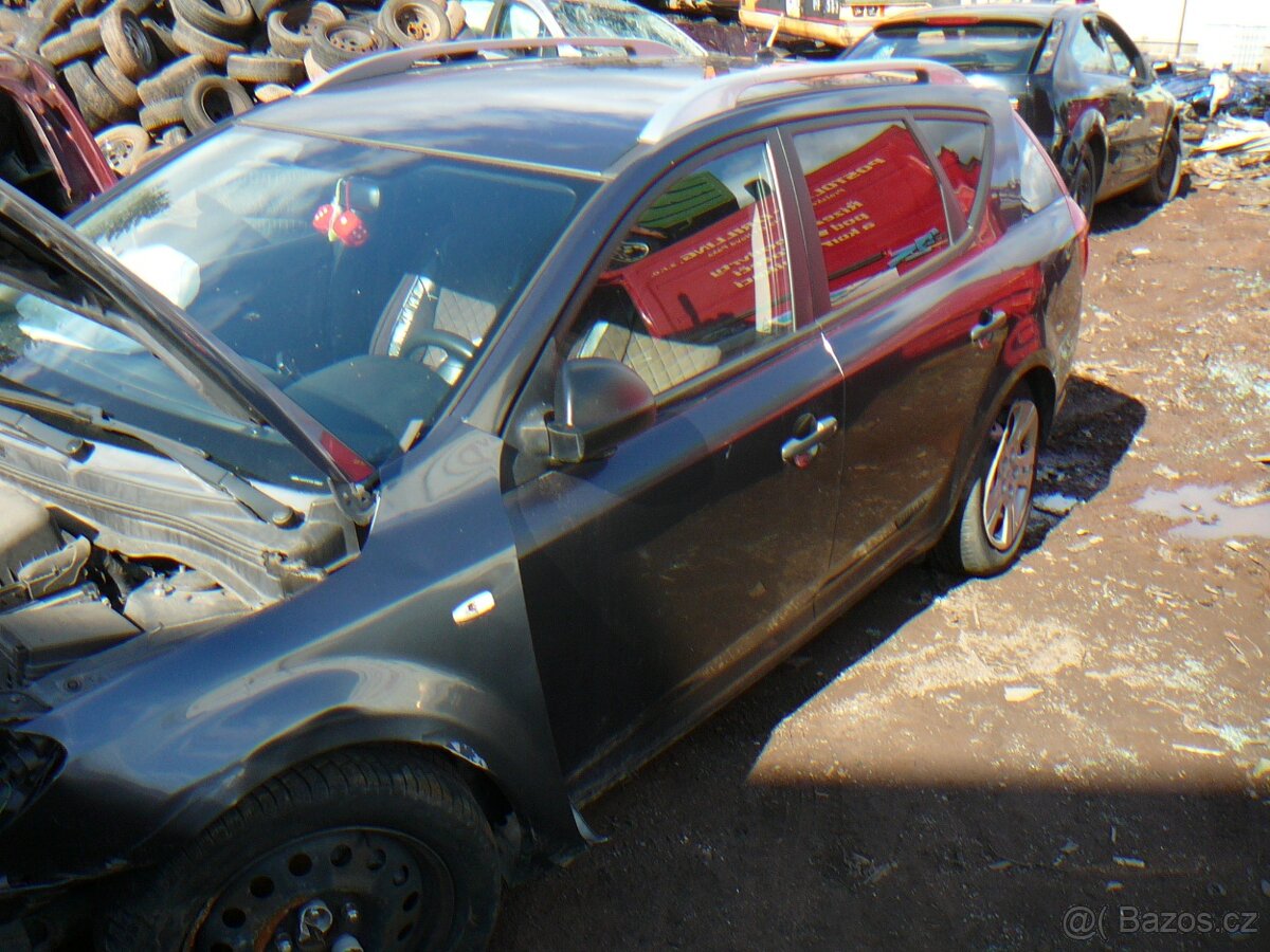 Kia Ceed 1.4 80kW 2009 – prodám díly - 2