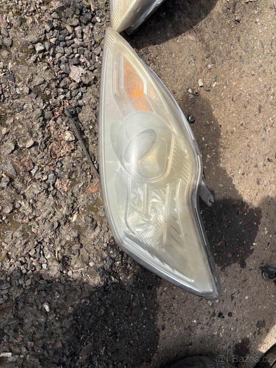 Přední světla Ford Focus 2010 mk2 - 2