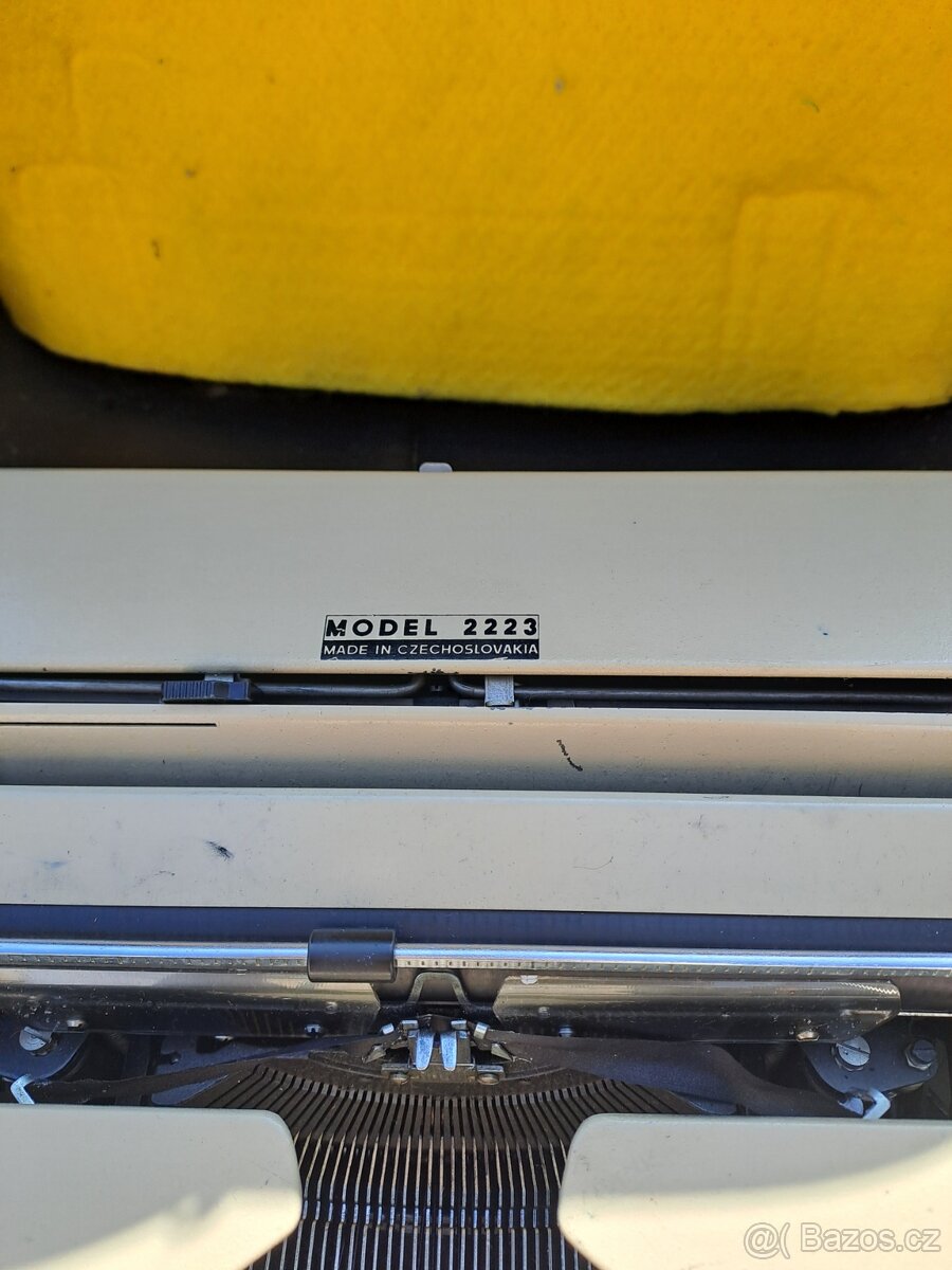 Psací stroj mechanický - 2