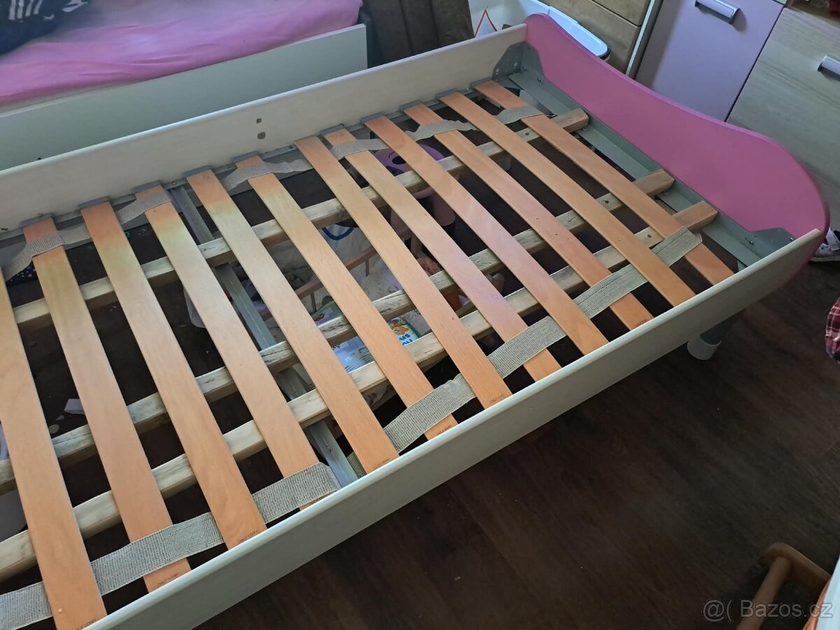 Růžová postel - 2