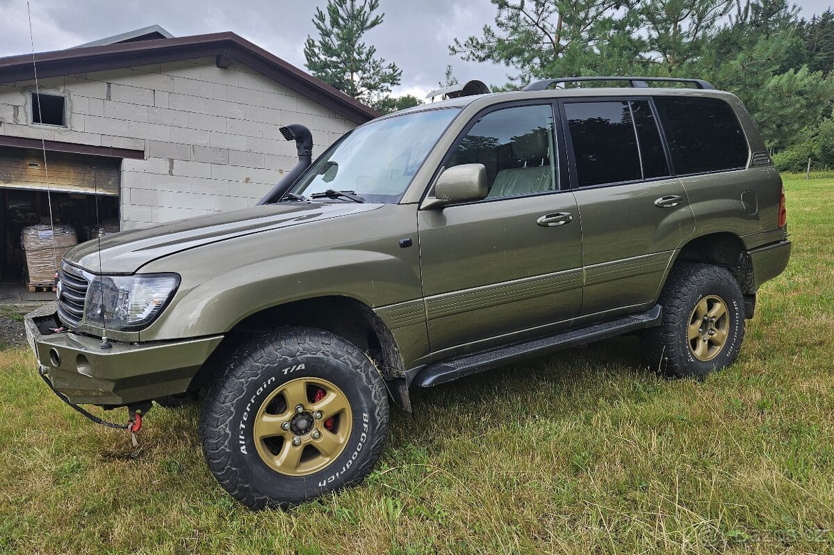 TOYOTA LAND CRUISER 100 - 2