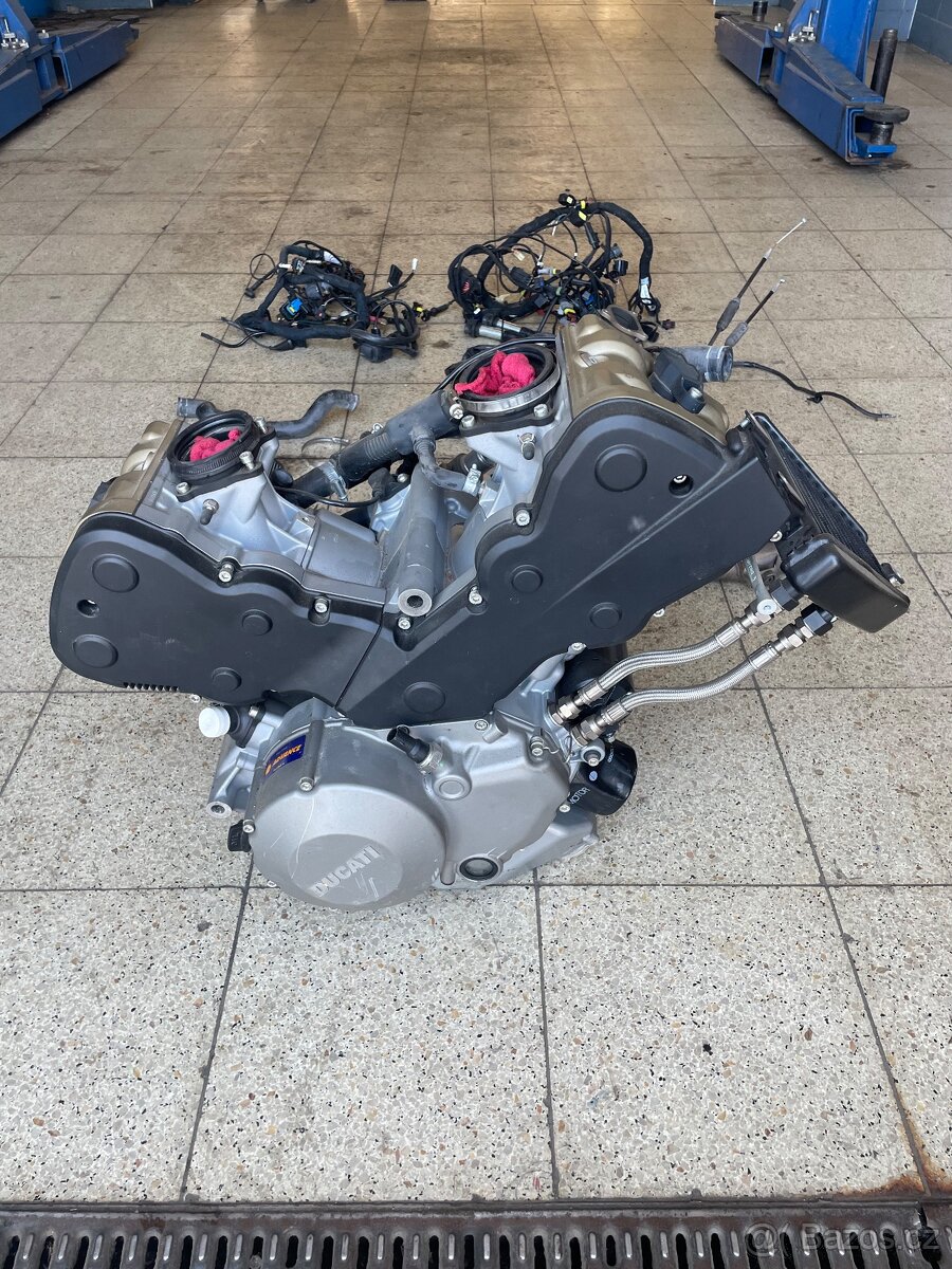 Ducati motor 848 superbike 2008-2012 - 2