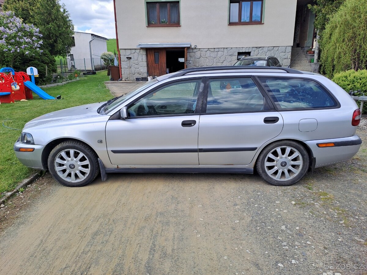 Volvo V40 - 2