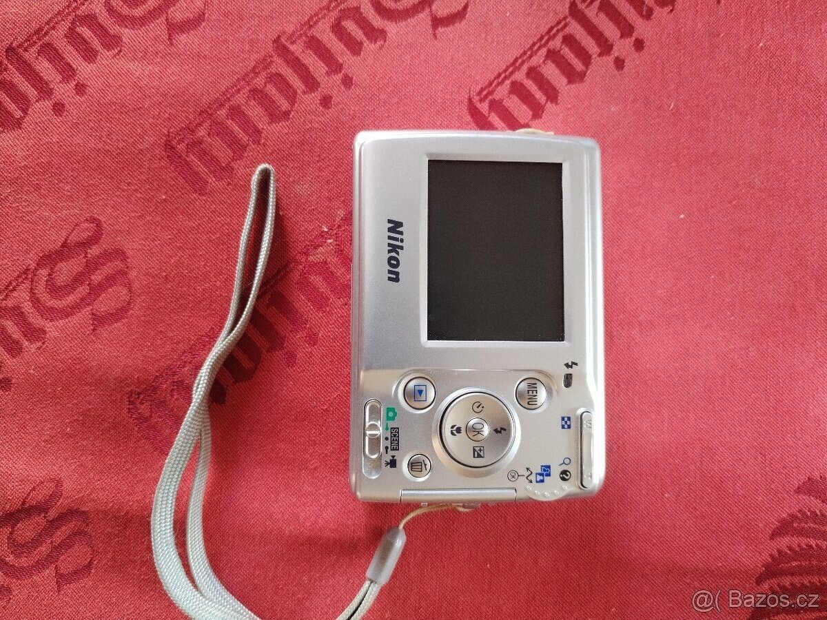 NIKON COOLpix L10 - 2