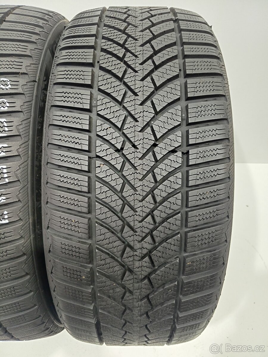 Zimní pneu 225/45/17 Semperit - 2