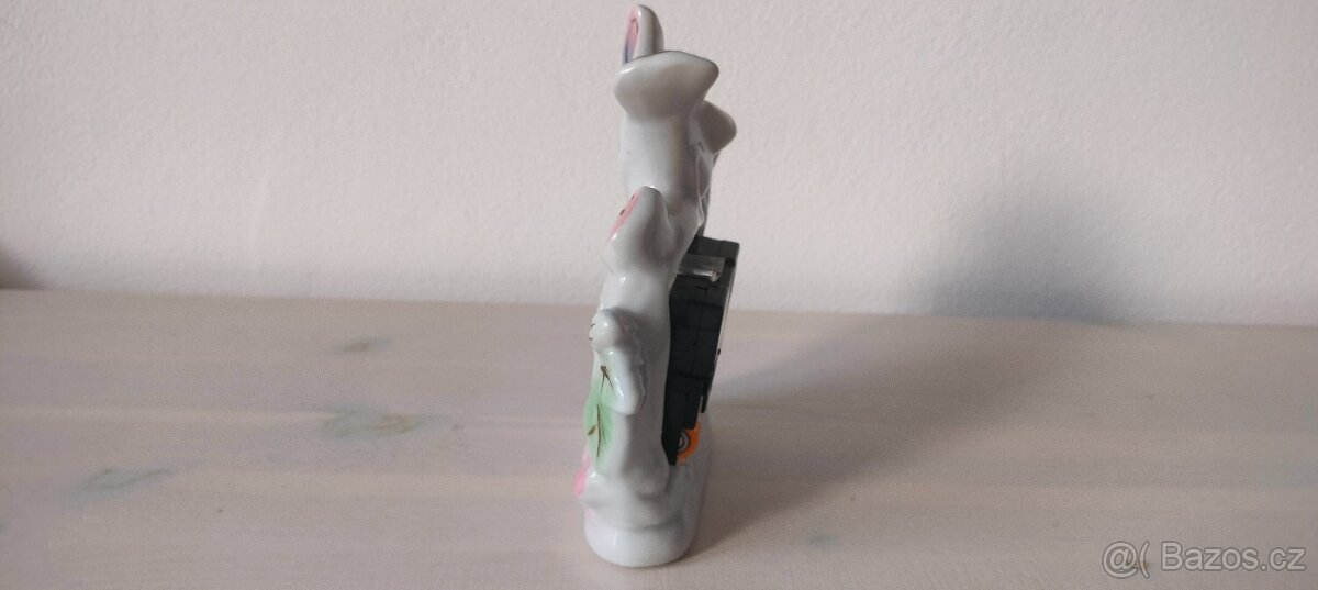 Porcelánové hodiny s ptáčkem funkční - 2