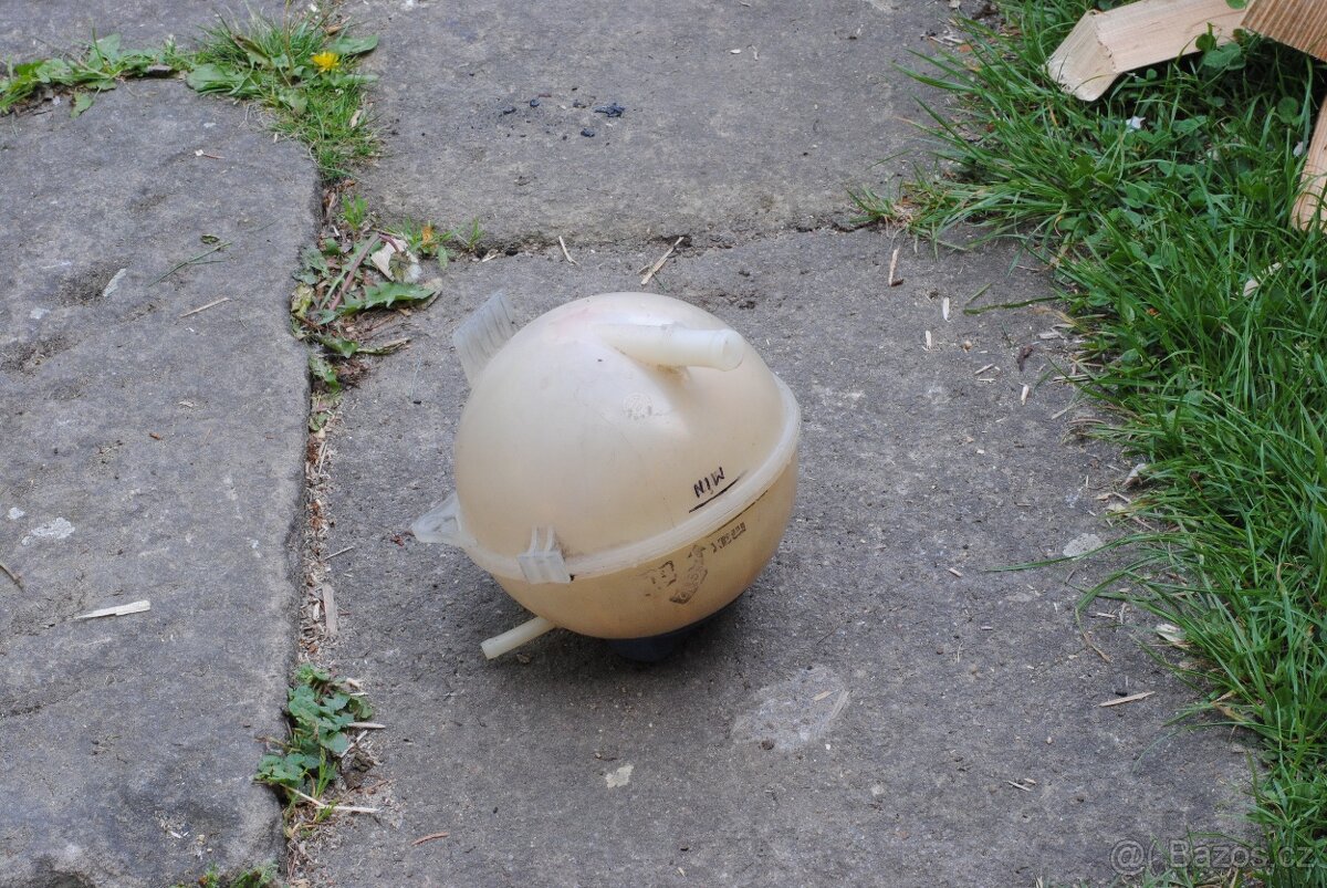 ŠKODA FABIA 1 – NÁHRADNÍ DÍLY - NÁDOBKA CHLADÍCÍ KAPALINY - 2