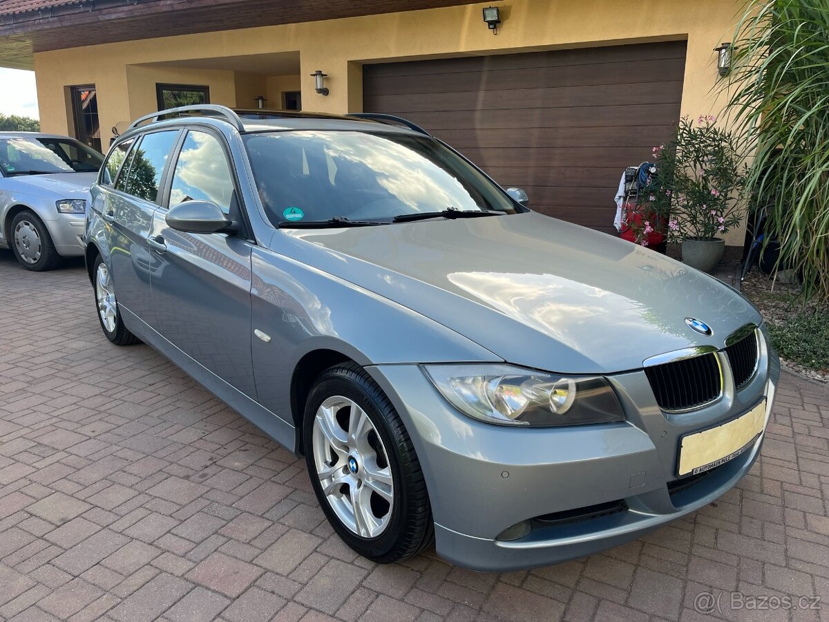BMW Řada 3, 320i 110kW Navi-Panorama-Serviska - 2