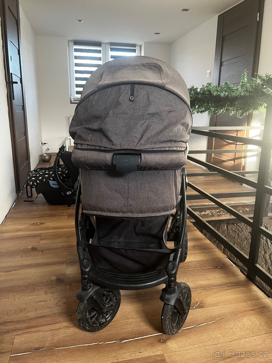 Daruji kočárek s autosedačkou KinderKraft - 2