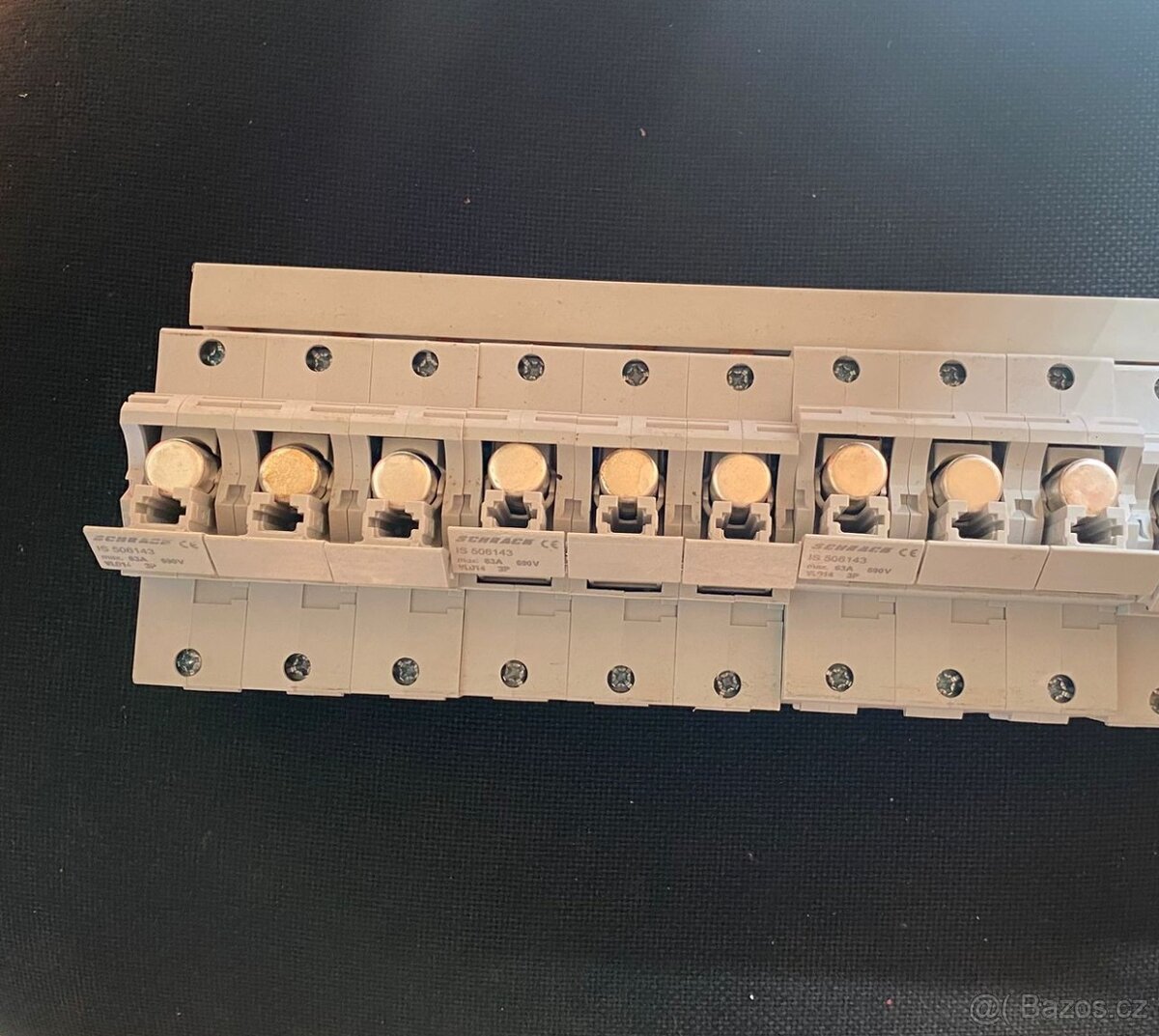 ✅ Sada pojistkových odpínačů Schrack 3P s pojistkami OEZ 63A - 2