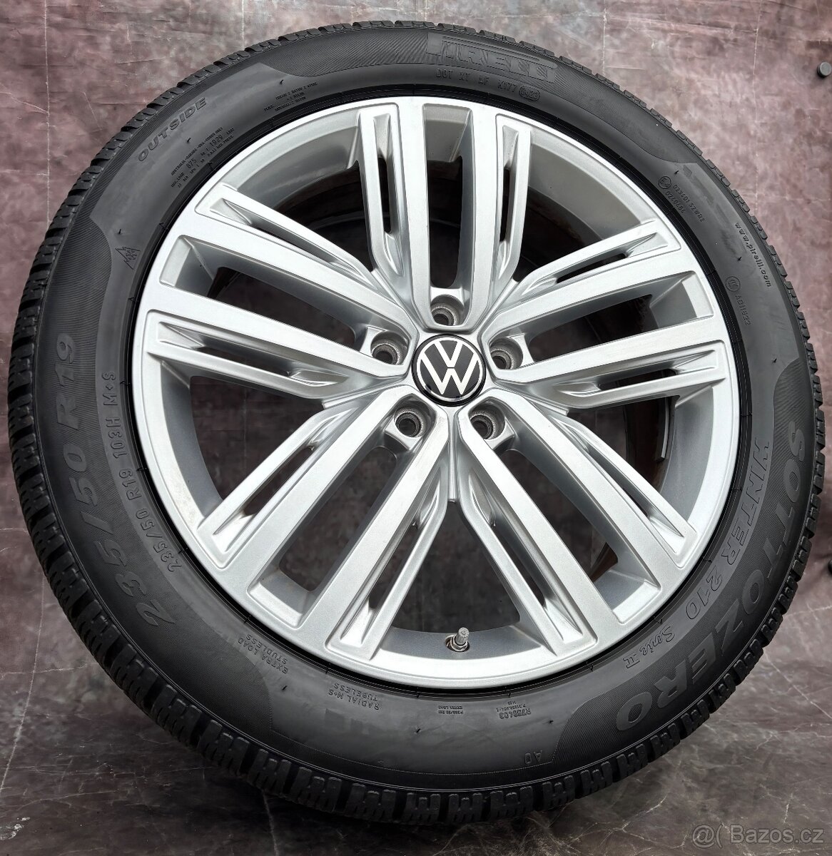 Originální Alu kola VW Tiguan 235/50/19 TPMS DOT23 - 2