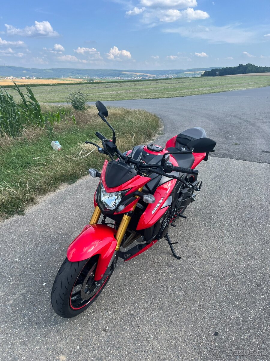 SUZUKI GSX-S750 - 2