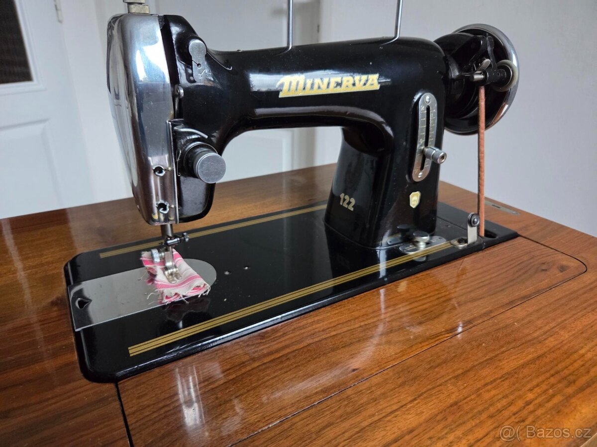 šicí stroj Minerva - 2